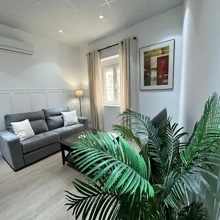 Nebro Luna Apartment *